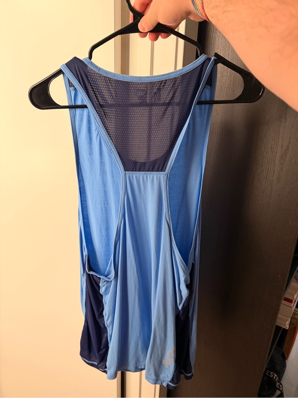 Awry Razor Tank top medium - Picture 2 of 4